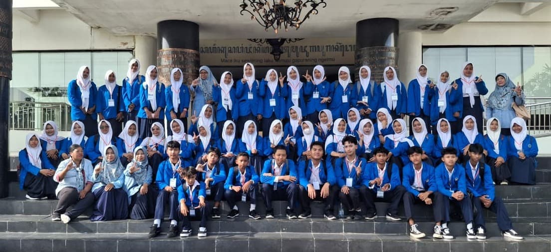 news-Balai Layanan Perpustakaan Sambut Kunjungan Wisata Pustaka dari SMP 2 Pleret