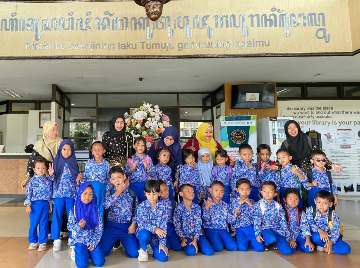 news-Balai Layanan Perpustakaan Sambut Kunjungan TK Anggono Rini