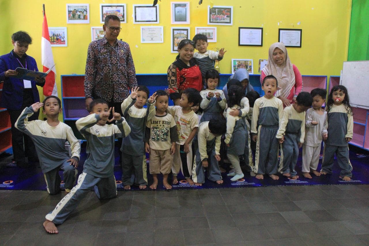 news-Perpustakaan Keliling di TPA Among Putra